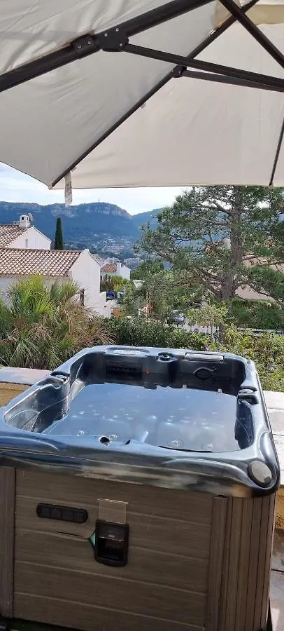 Studio Port Pin Vue Mer, Jacuzzi, Hammam, Parking Prives Cassis Apartment