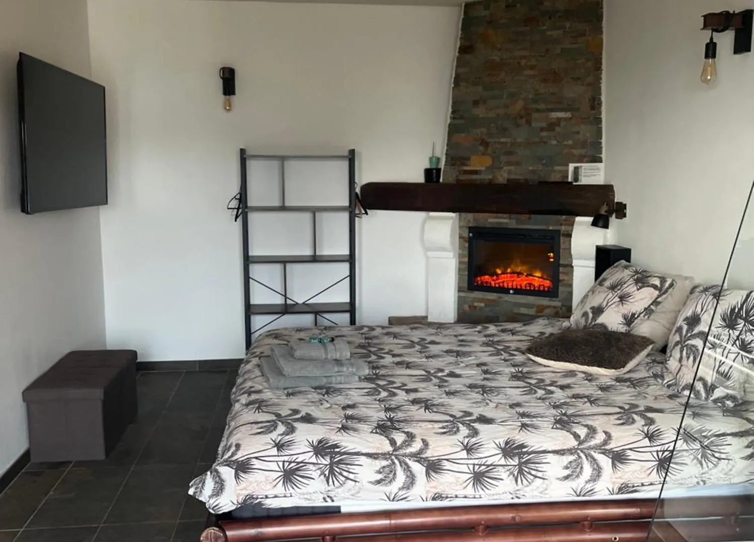 Studio Port Pin Vue Mer, Jacuzzi, Hammam, Parking Prives Apartment Cassis